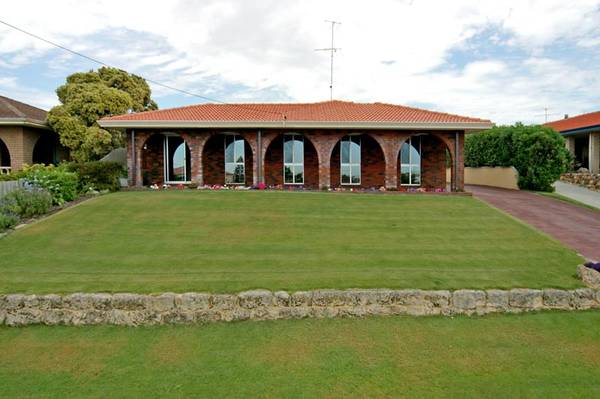 OCEAN VIEWS, POTENTIAL DUPLEX BLOCK. Picture 1