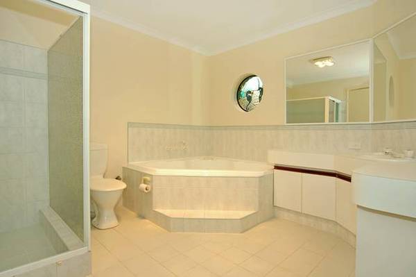 Everyone Loves The Beach Picture 2