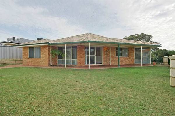 Everyone Loves The Beach Picture 3