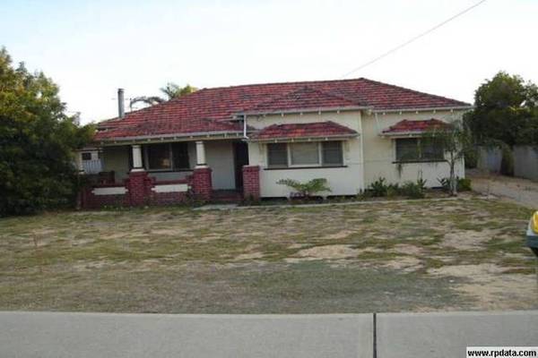 EXCELLENT INVESTMENT OPPORTUNITY R40 ZONING Picture 1