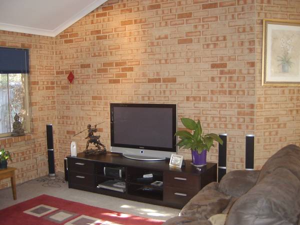 Great Family home priced to sell! Picture 3