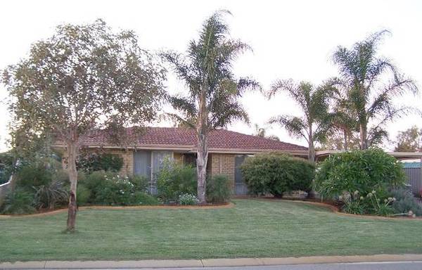 IDEAL FAMILY HOME Picture 1