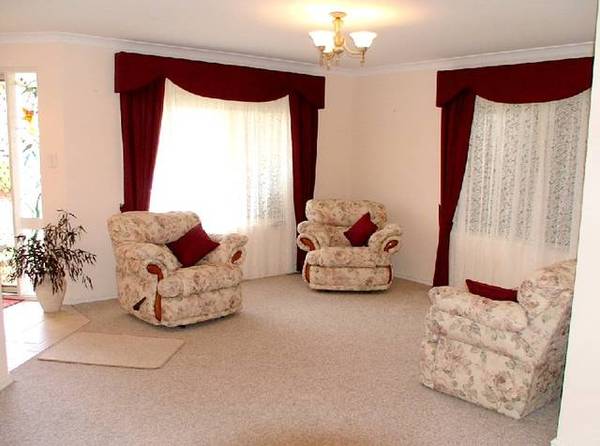 Immaculate Home, Superb Location Picture 3