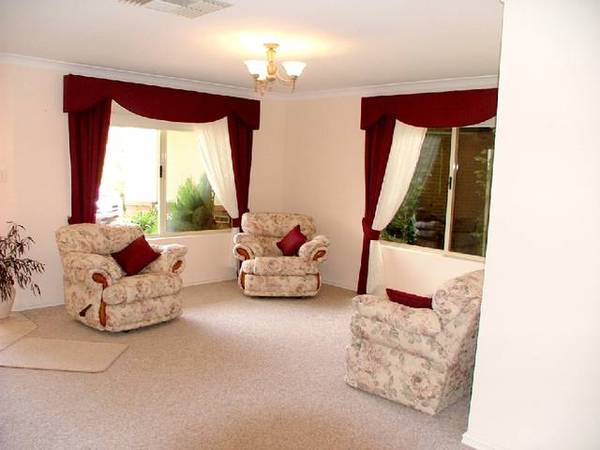 Immaculate Home, Superb Location Picture 2