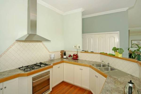 KING or QUEEN OF THE HILL. Picture 2