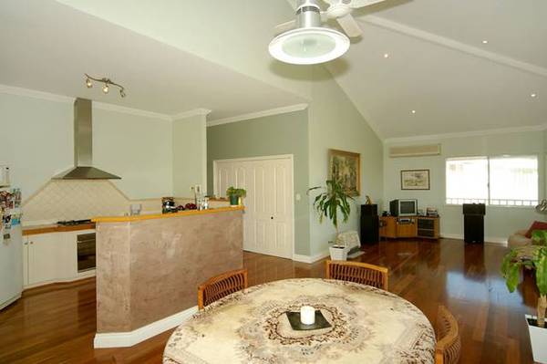 KING or QUEEN OF THE HILL. Picture 3