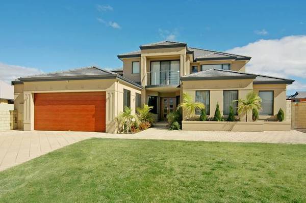 SUPERB CANAL RESIDENCE Picture 2