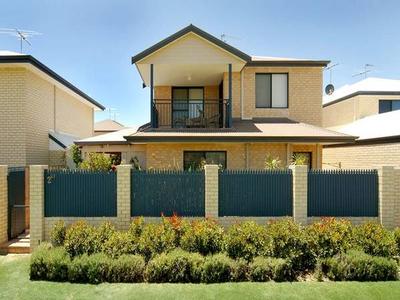 More like a house than a Townhouse! Picture More like a house than a Townhouse! Picture