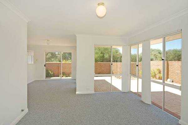 REDUCED OWNER SAYS SELL!! Picture 3