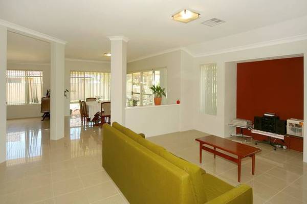 Spacious & Gracious. Picture 3