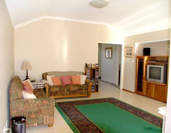 STUNNING GOLF COURSE RESIDENCE Picture 3