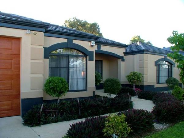 STUNNING GOLF COURSE RESIDENCE Picture 1