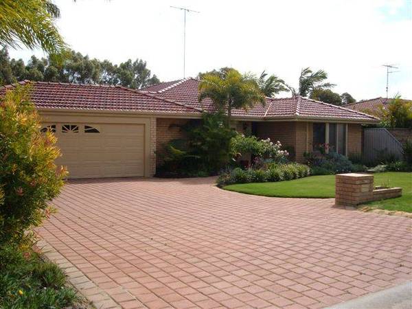 Spacious With Great Street Appeal Picture 1