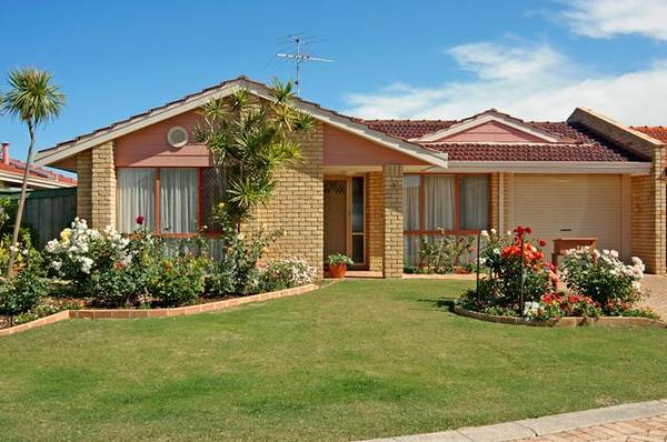 TOTALLY UNIQUE LOCATION WITH PANORAMIC VIEWS Picture 1