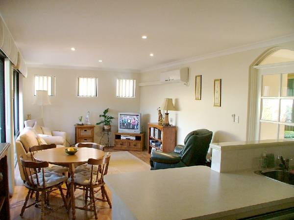 WONDERFUL INVESTMENT OR RETIREMENT OPPORTUNITY Picture 3