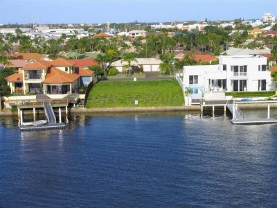 Build your Dream Home on one of the last Vacant Waterfronts Picture