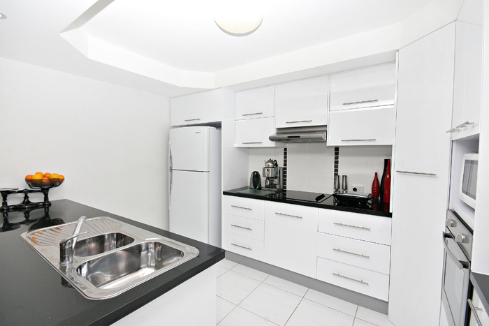 BUSHLAND BEAUTY IN URGENT NEED OF A SALE Picture 2