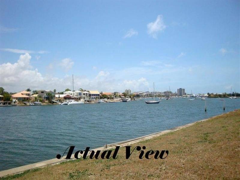 Ideal Waterfront Location Picture 1