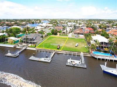 Main River North Facing Vacant Waterfront land Picture