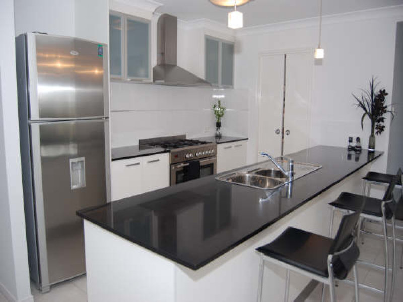 OWNERS NEED TO SELL - THEY ARE NOT TESTING THE MARKET Picture 1