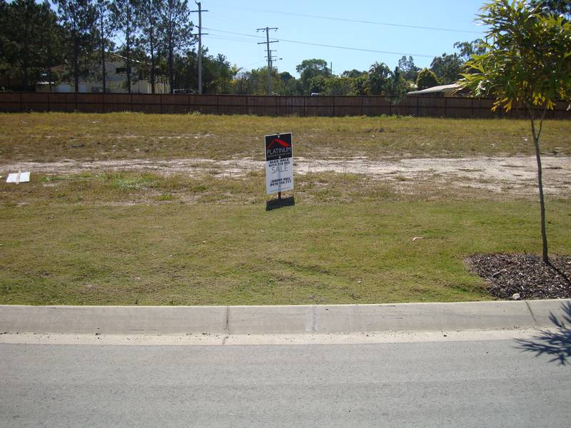 Large vacant land to build your Dream Home on! Picture 1