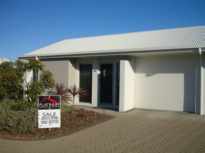 Contemporary Resort Style Living Picture