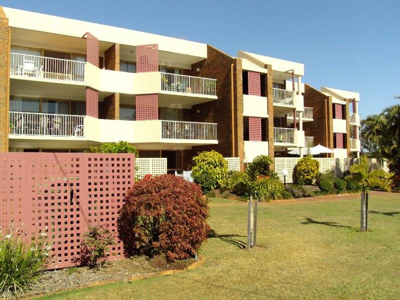 Seconds to Surf & Sand Picture 1