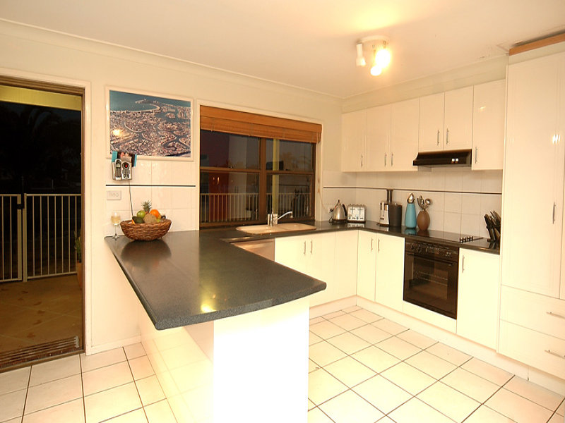 East Facing Opportunity with just over 20m of Waterfront Picture 3