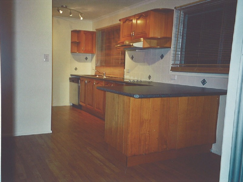 Only Four Rooftops From The Beach! Picture 2