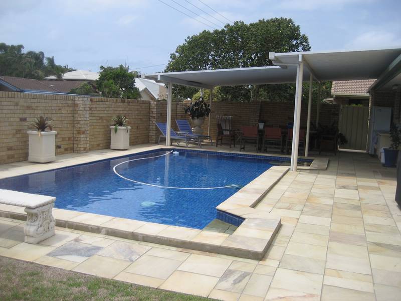 Large Warana Family Home Picture 2