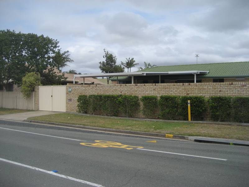 Large Warana Family Home Picture 1