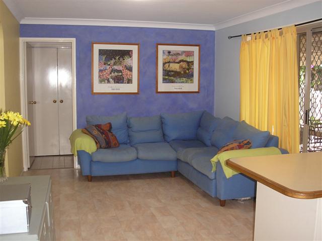 Large Family Home with Pool! Picture 3