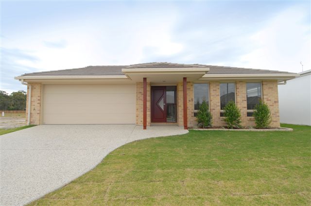 Stylish and Brand New- JUST MOVE IN! Picture 3