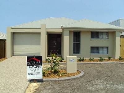 Brand New Brightwater Home In High Growth Area Picture