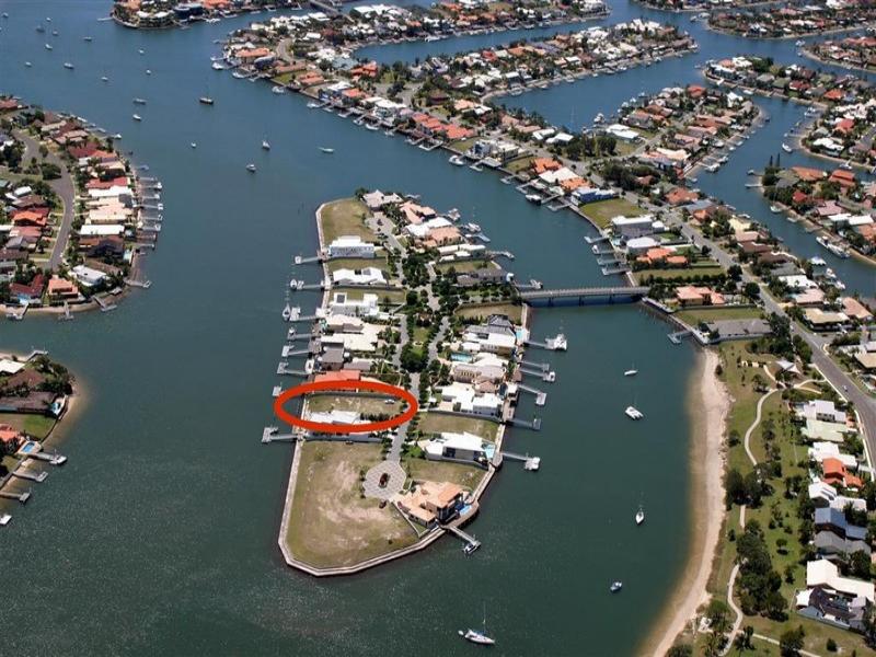 A Prestige Deepwater Island Address Picture 2