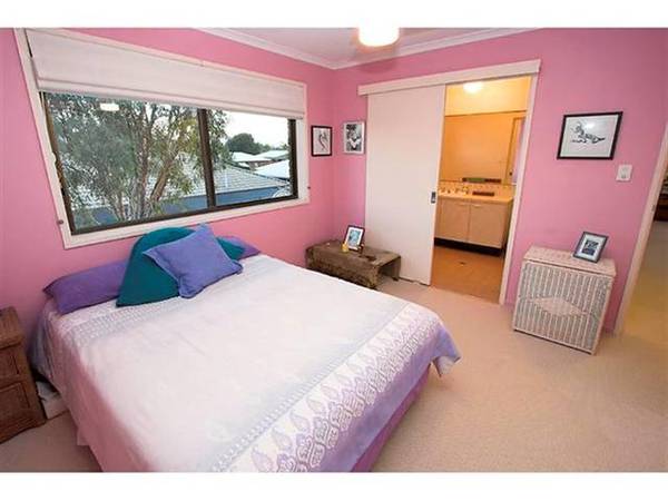 North Facing Entry Level Waterfront... Picture 3