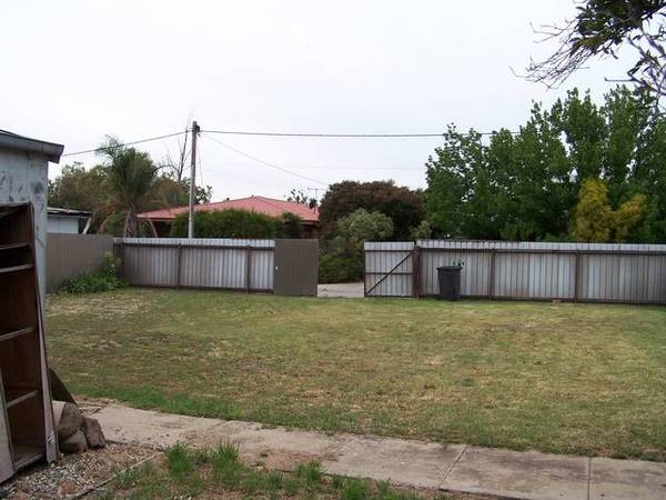 Perfectly Located Picture 3