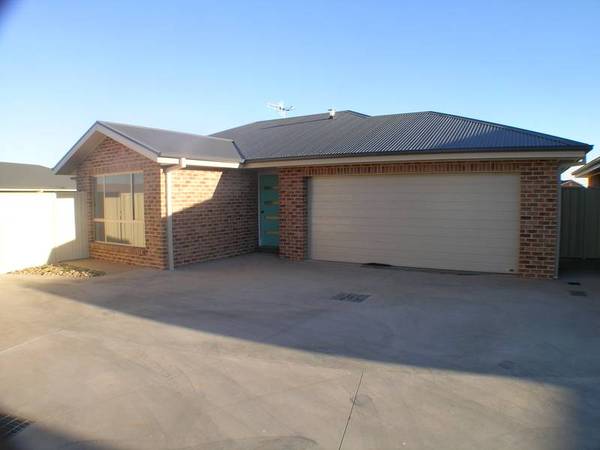 FREEHOLD UNITS - only 3 left Picture 1