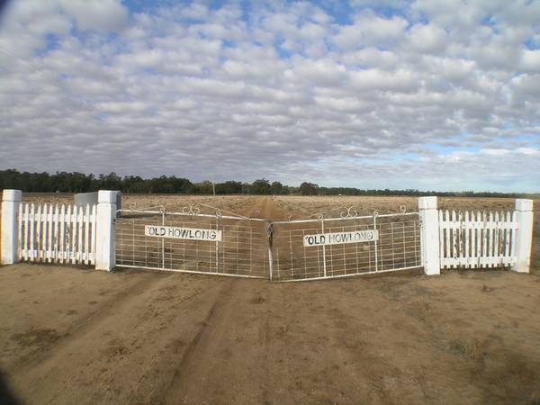 Old Howlong Picture 1