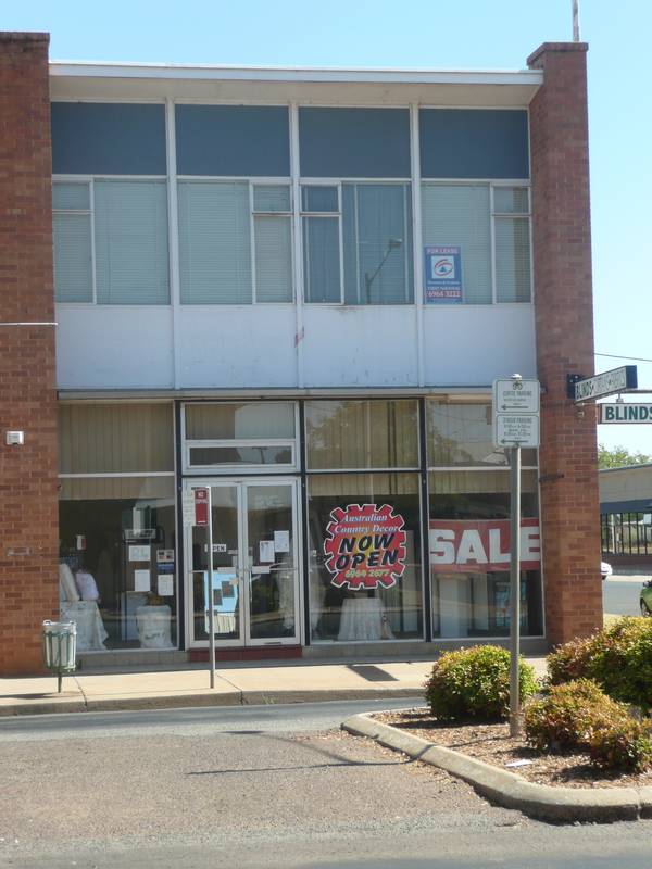 Up Stairs on Yambil Picture 1