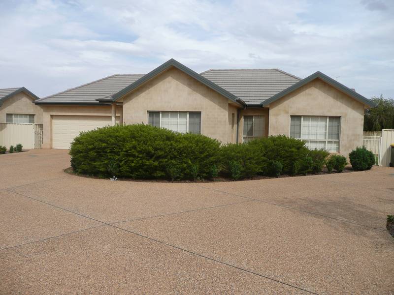 Collina Town House Picture 2