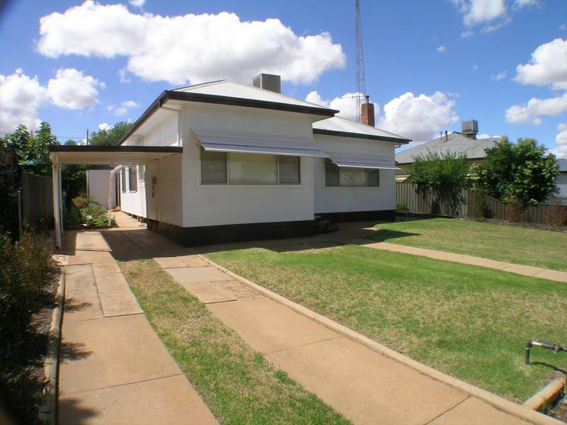 Short Walk To Town Picture 1