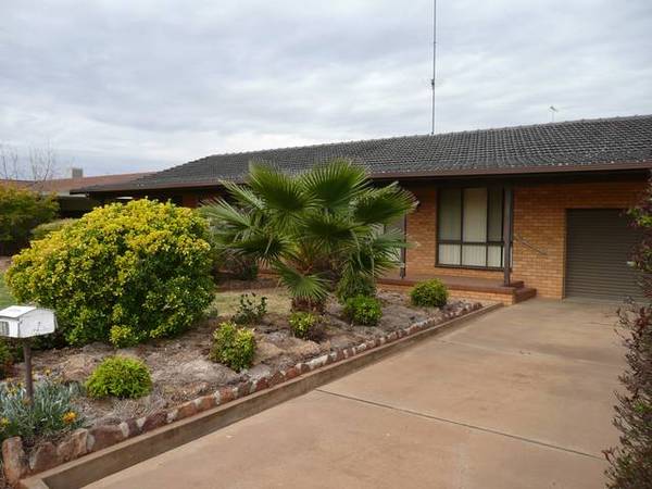 Perfect Location With Ample Room To Move Picture 1