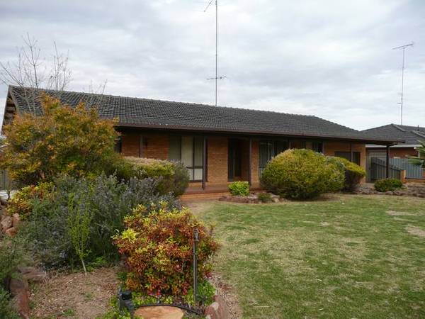 Perfect Location With Ample Room To Move Picture 2