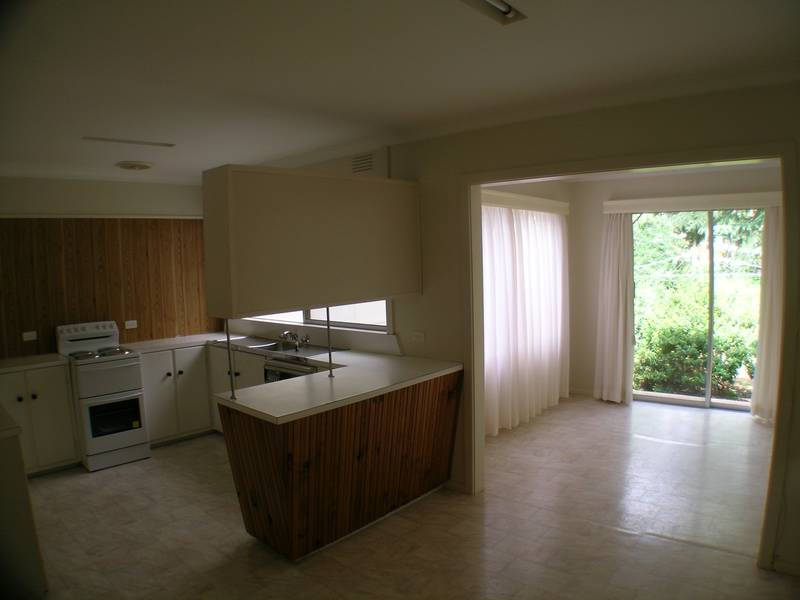 Plenty Of Room.. Picture 2