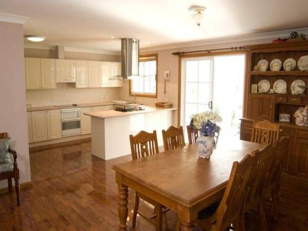 LARGE & SPACIOUS ON 6 ACRES Picture 2