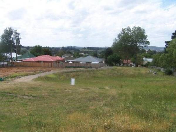 2,665m2 VACANT BLCOK RIGHT IN TOWN - 2B Picture 1