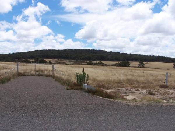 5 ACRES (2 HECTARES) Picture 1