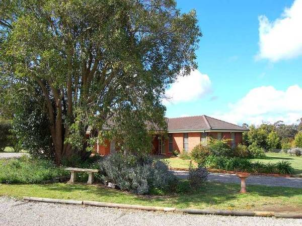 NEED SOMEWHERE REALLY NICE TO PARK YOUR TRUCK OR PONY Picture 1