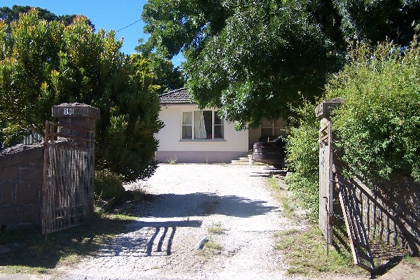 DOUBLE BRICK HOME ON 1,208m2 BLOCK. Picture 1
